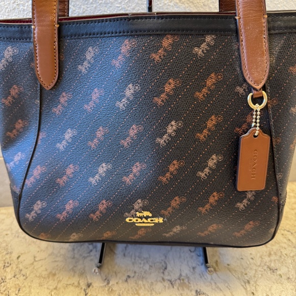 Coach Horse and Carriage Tote 27 C4069 Black Clean Inside Good Condition - Picture 3 of 14